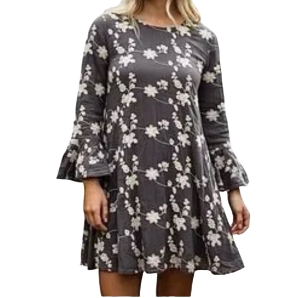 Altar’d State Floral Navy and White Embroidered Women's Flowy Mini Dress. Size M